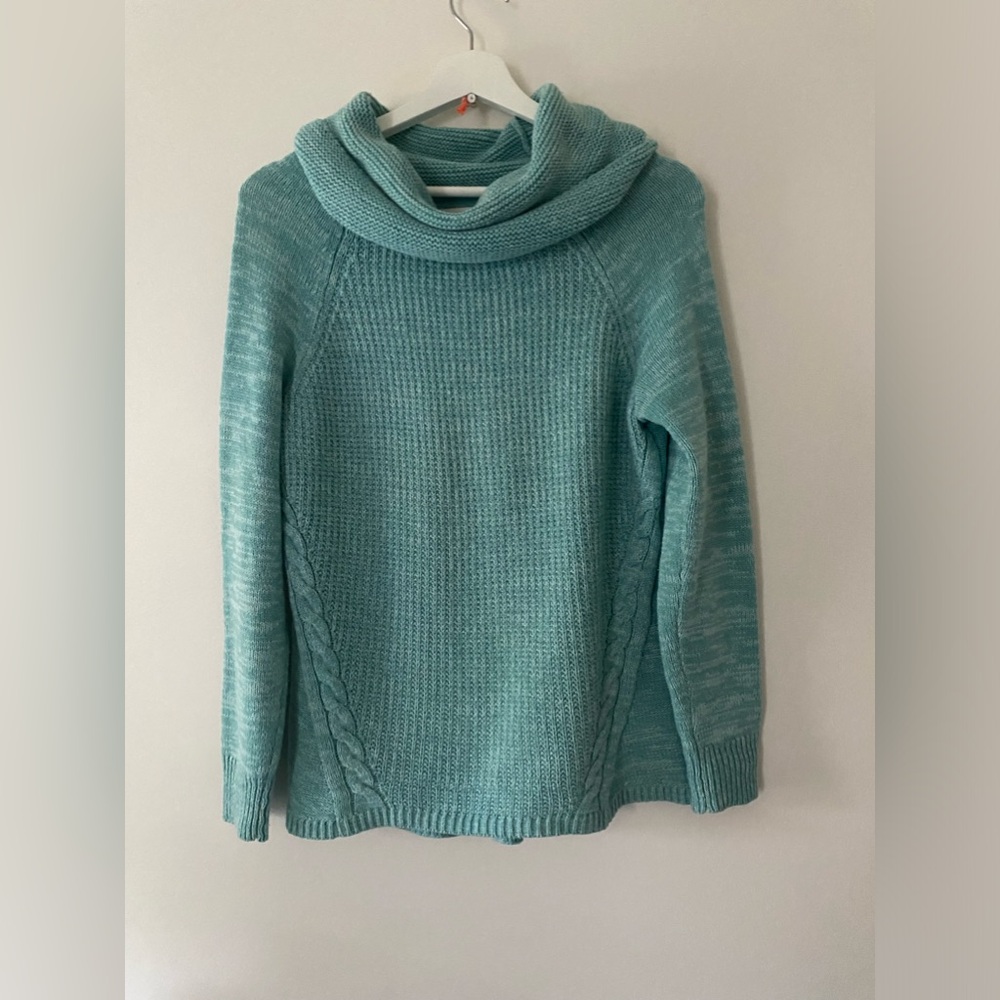Croft and Barrow long sleeves cowl neck knit sweater.